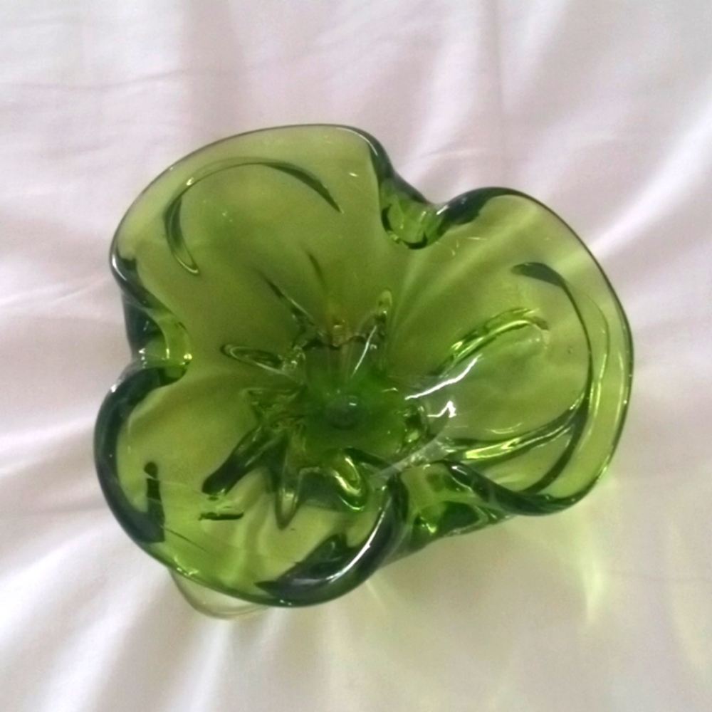 Green Mid Century Modern 60's/70's Ash Tray / Shamrock Dish
